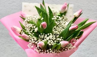 Valentine’s Day Flowers: Love for Two, Tulips for You
